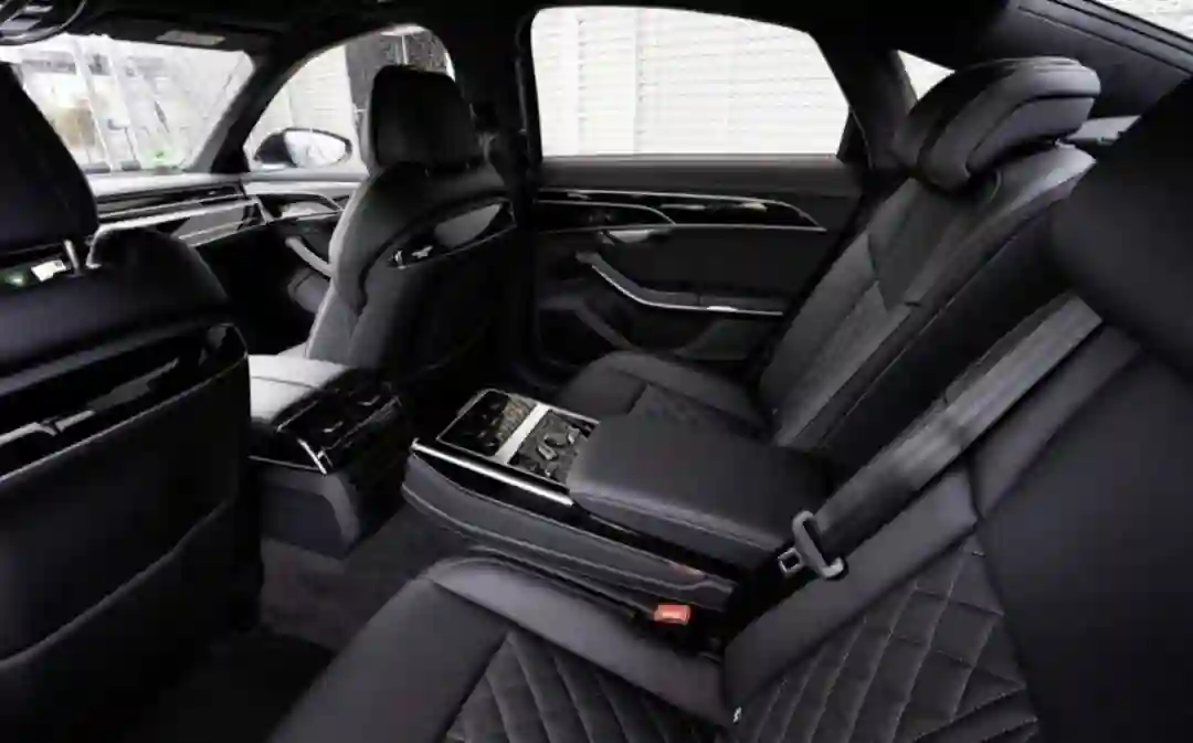 NYC Drivers reference photo for Luxury Sedan
